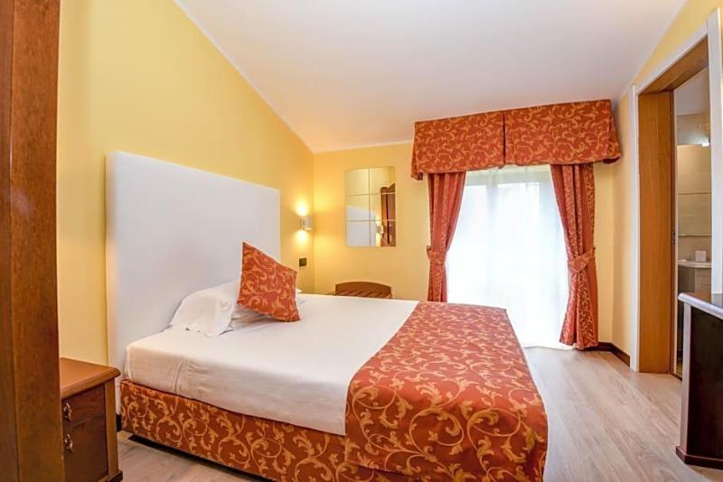 Lido International image