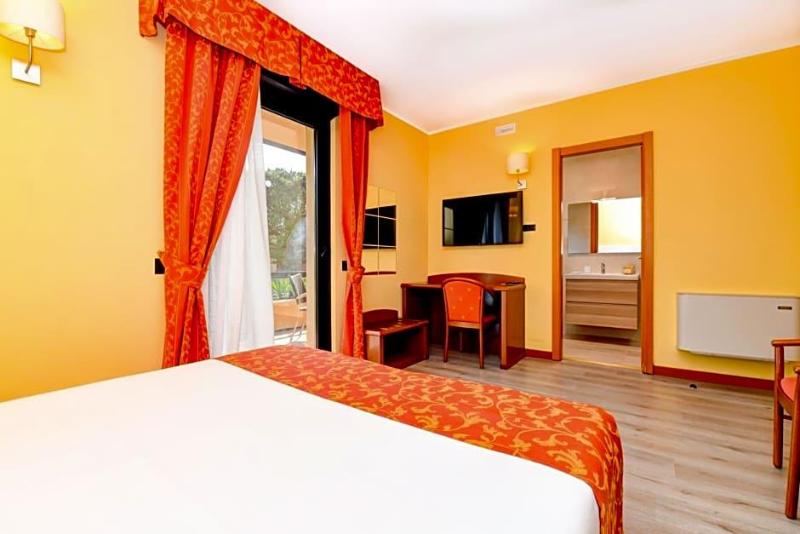 Lido International image