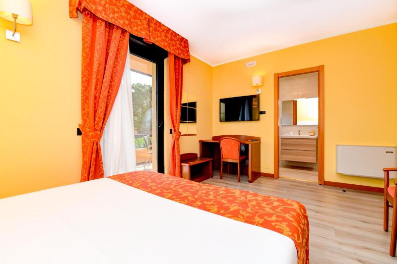 Lido International image