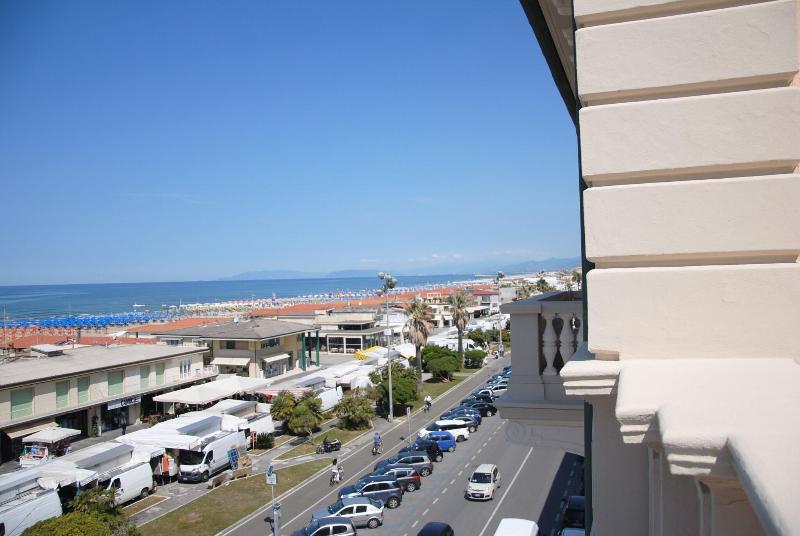 Villa Tina image