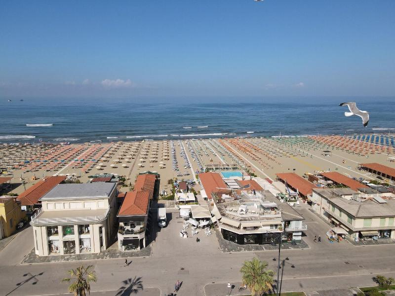 Villa Tina image