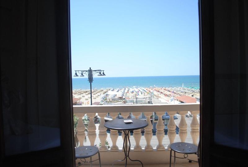 Villa Tina image