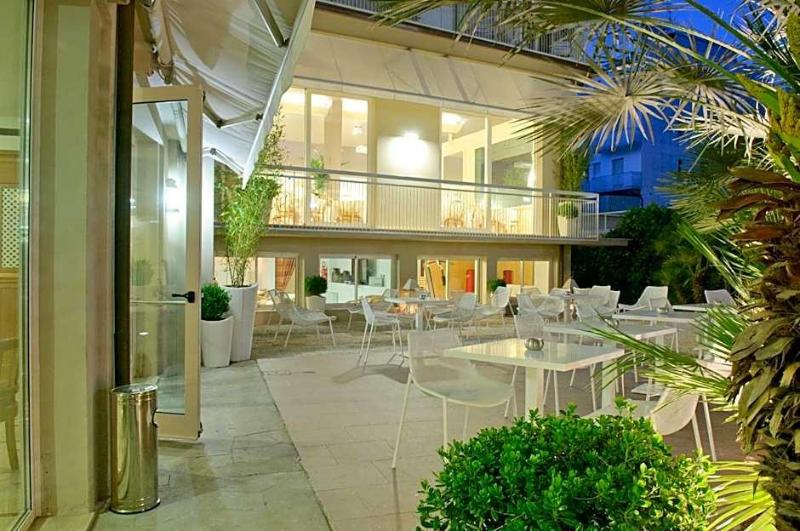 Hotel Trionfal image
