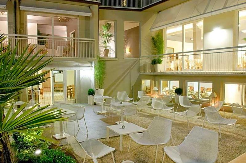 Hotel Trionfal image