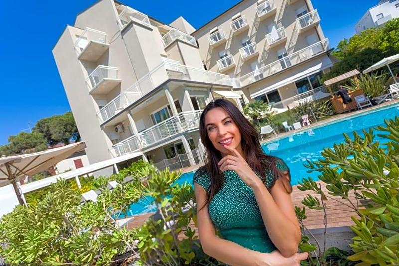 Hotel Trionfal image