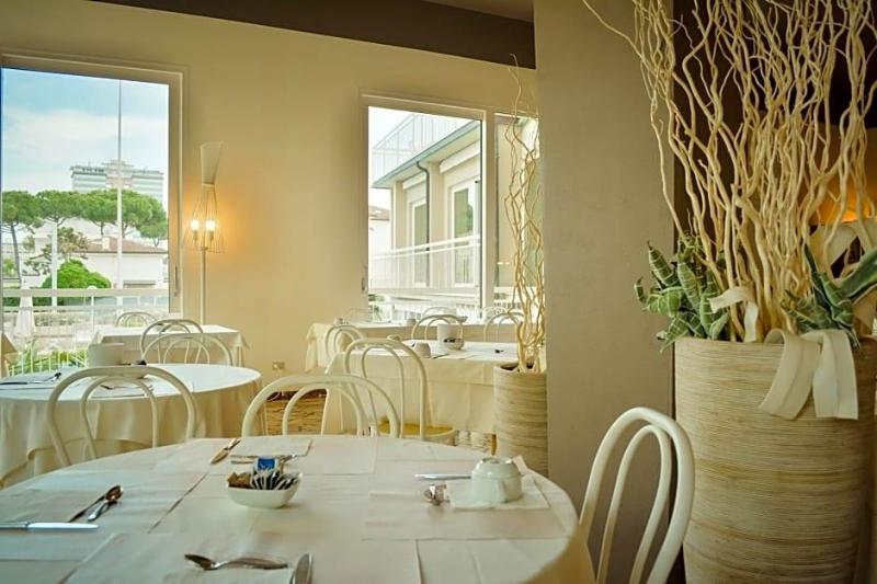 Hotel Trionfal image