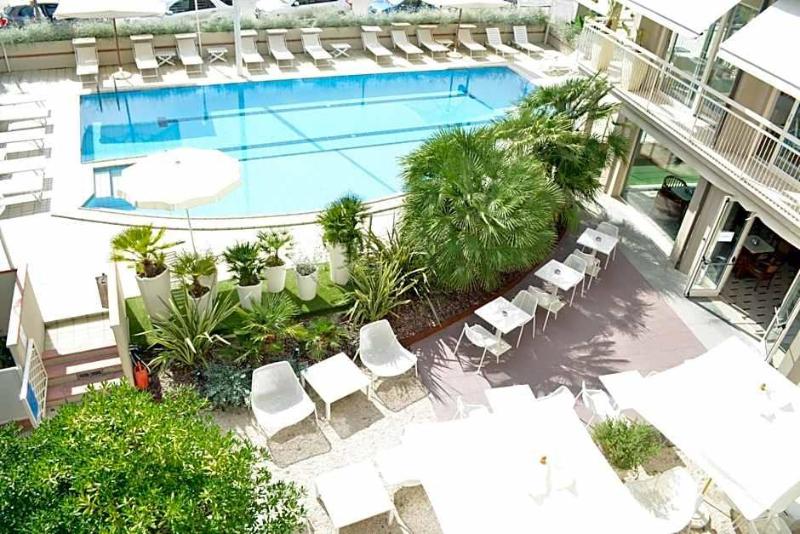 Hotel Trionfal image