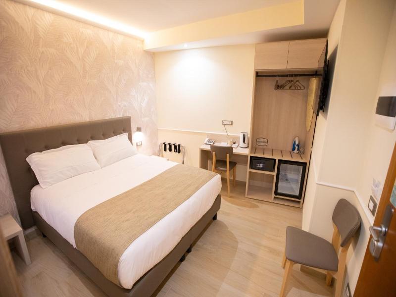 Hotel Maximus image