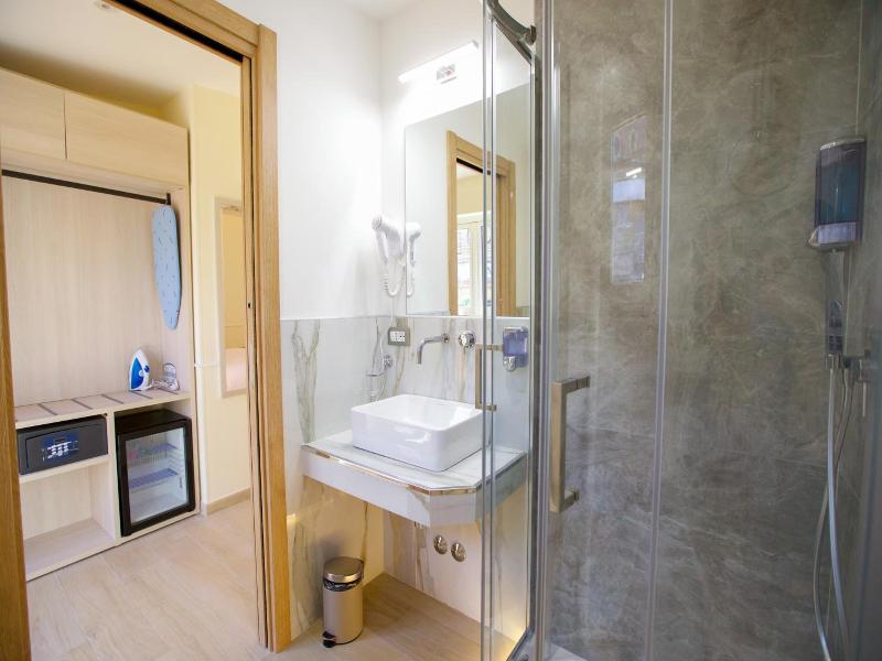Hotel Maximus image