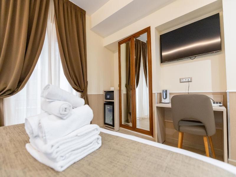 Hotel Maximus image
