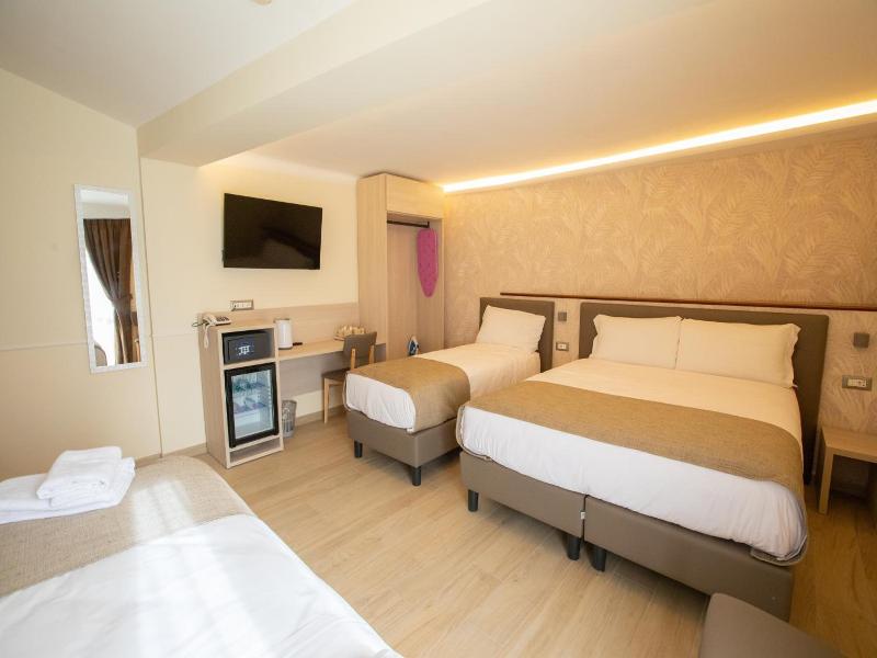 Hotel Maximus image