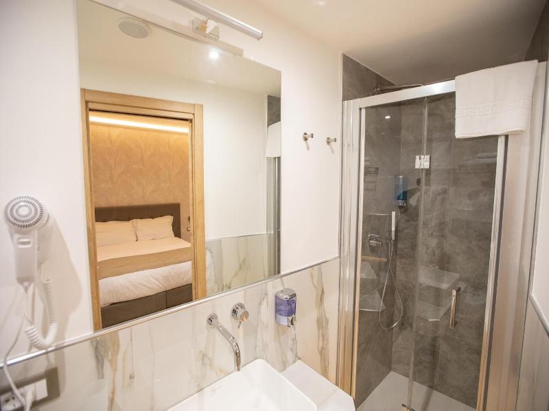 Hotel Maximus image