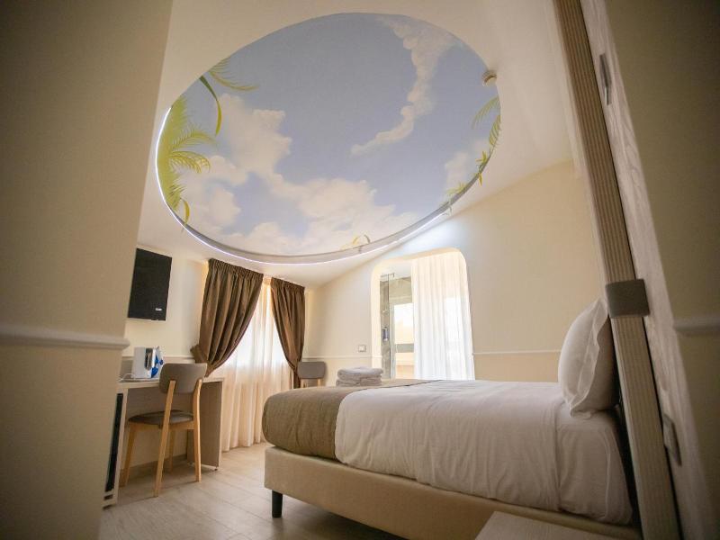 Hotel Maximus image