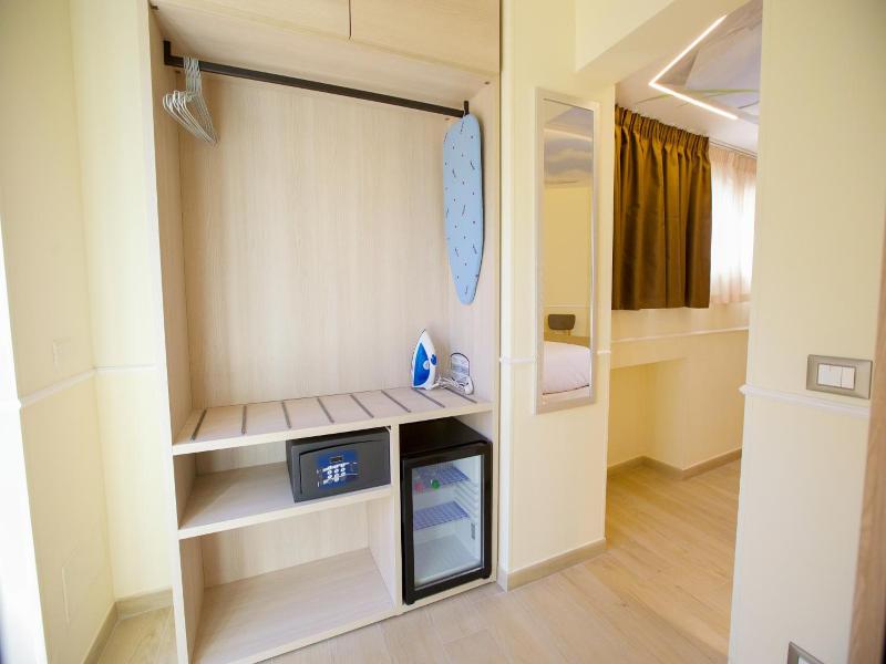 Hotel Maximus image