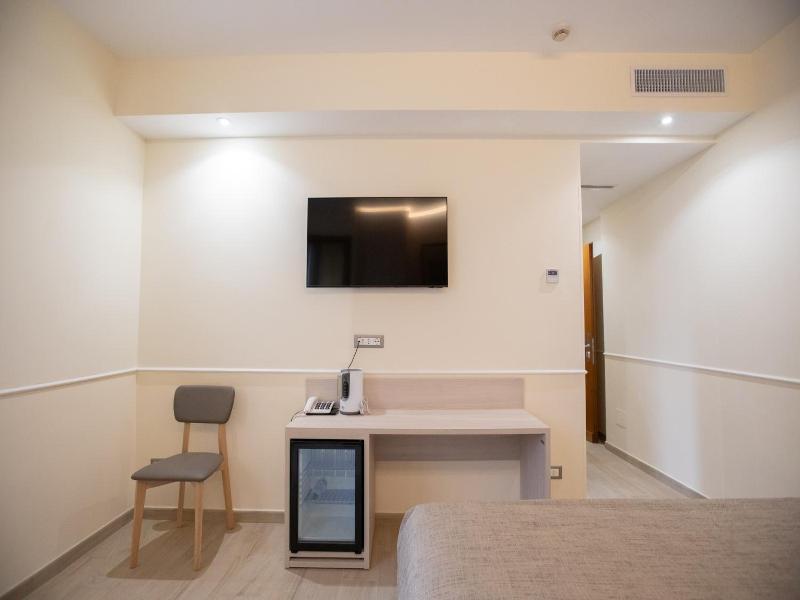 Hotel Maximus image