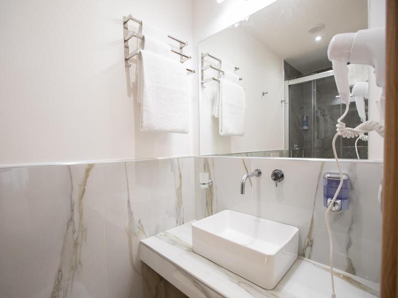 Hotel Maximus image