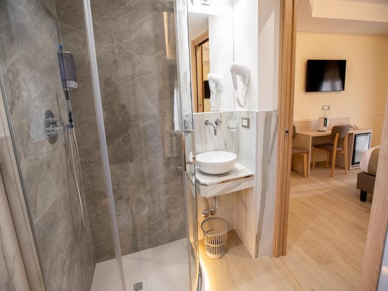 Hotel Maximus image