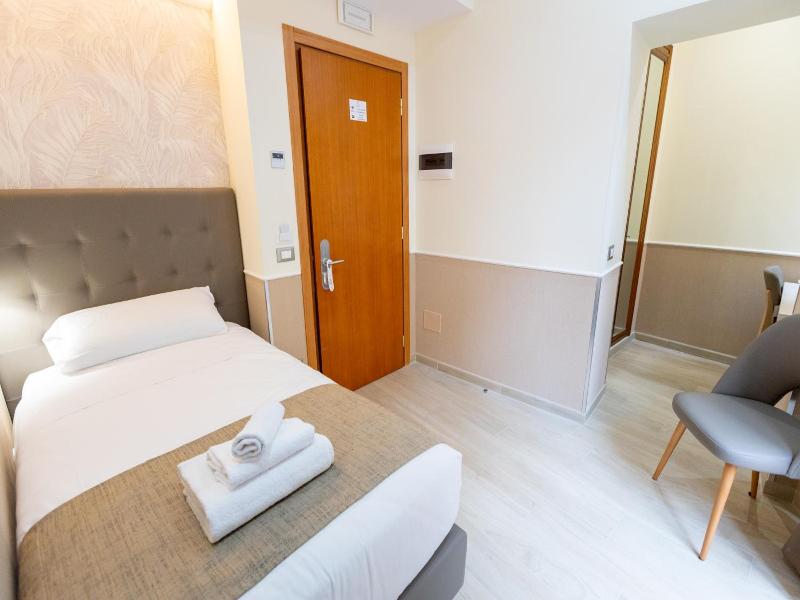 Hotel Maximus image