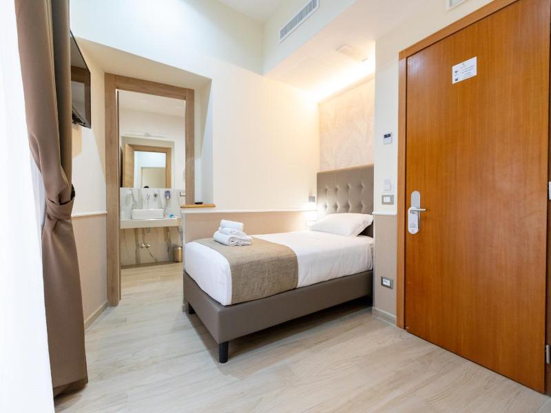 Hotel Maximus image