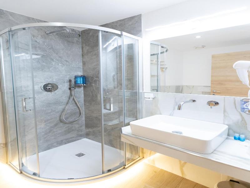 Hotel Maximus image