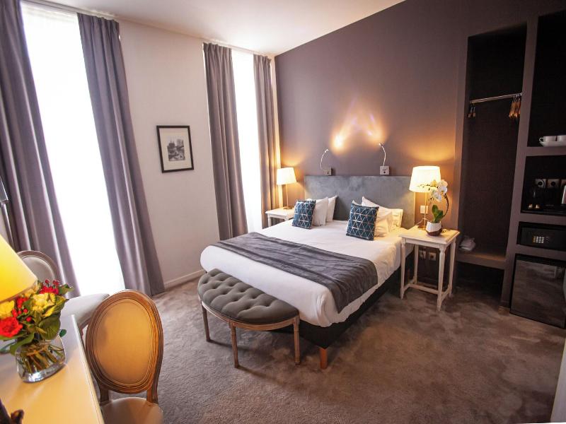 Hotel Churchill image