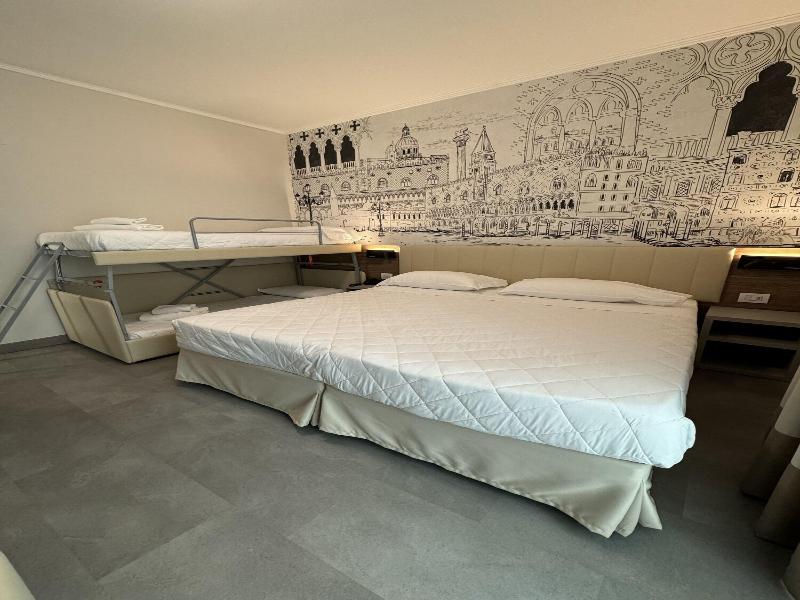 Hotel Marco Polo image
