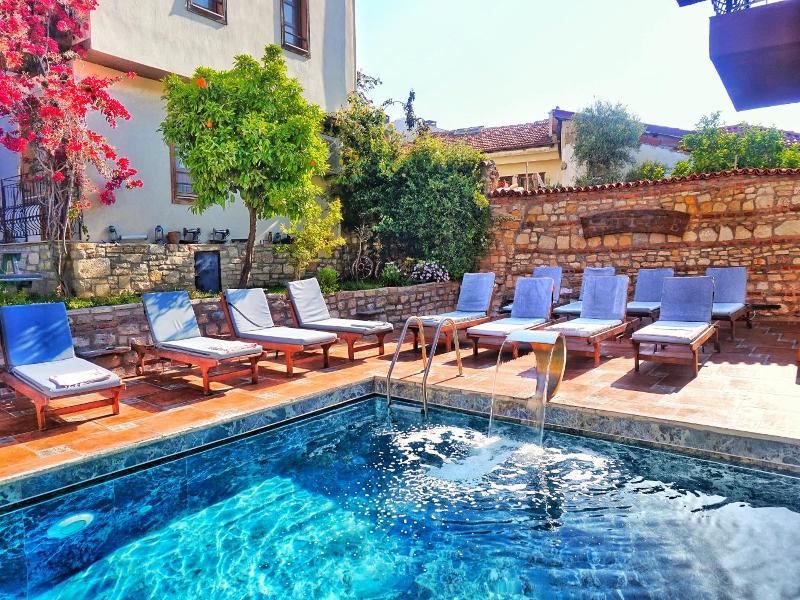 Sezgin Hotel And Guesthouse image