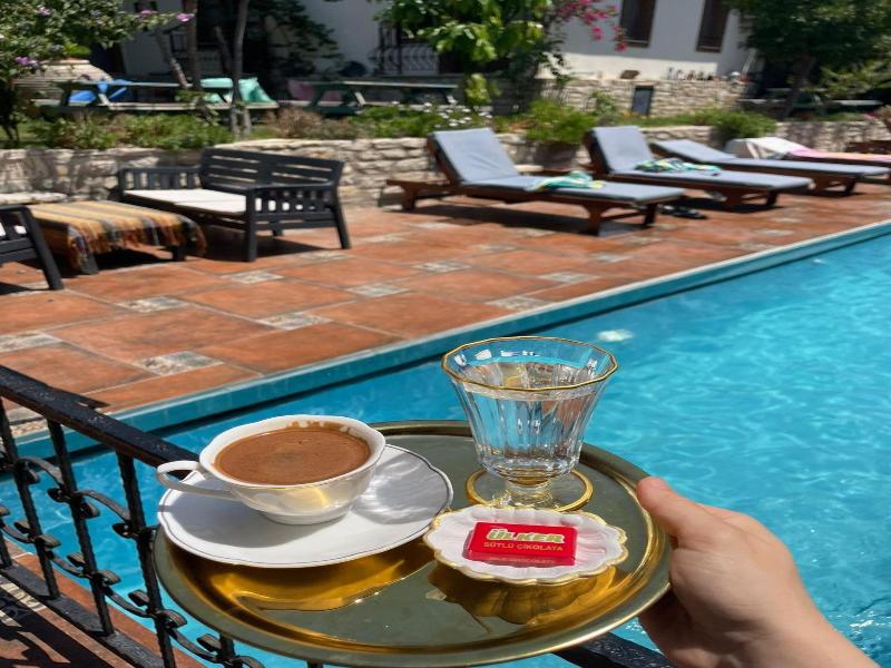 Sezgin Hotel And Guesthouse image