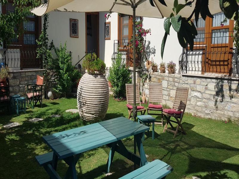 Sezgin Hotel And Guesthouse image