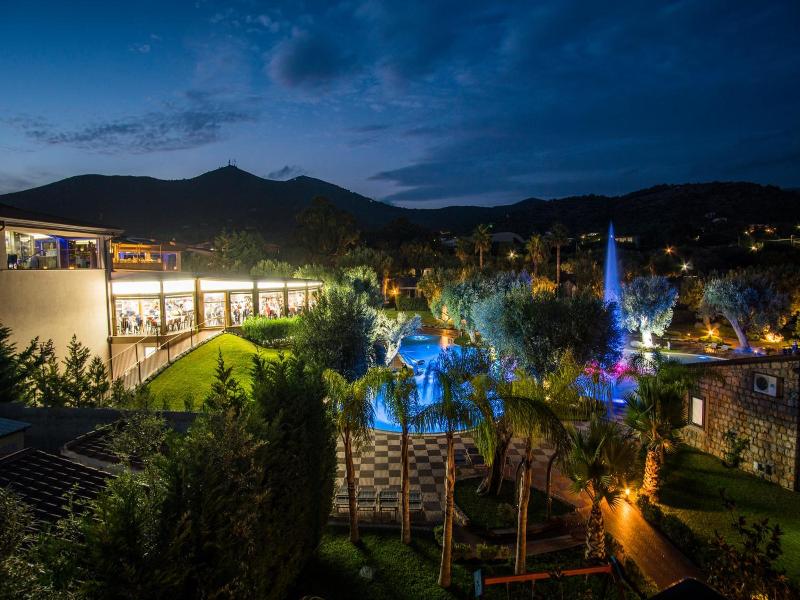 Villaggio Blue Marine image