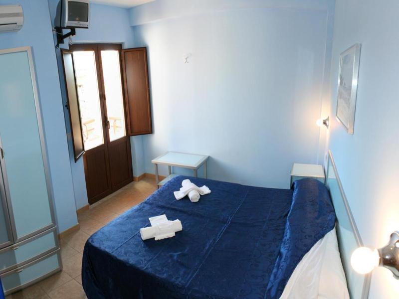 Villaggio Blue Marine image