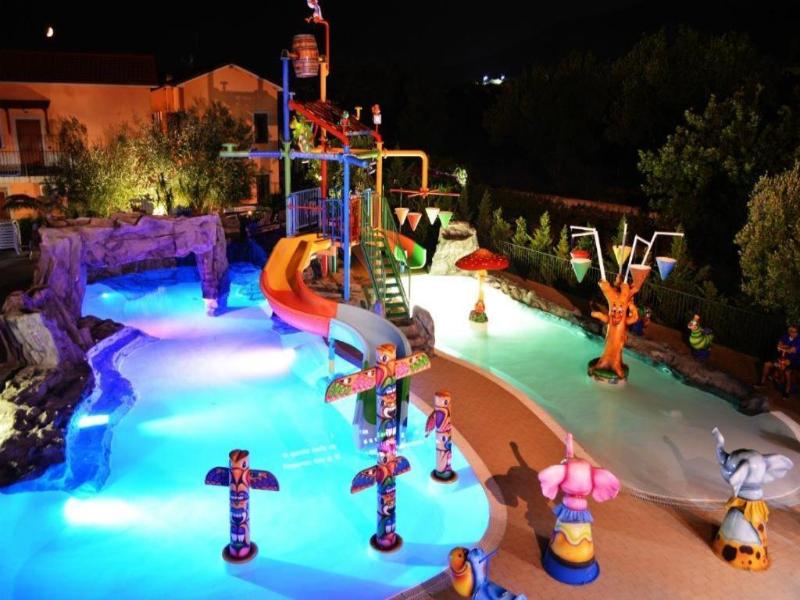 Villaggio Blue Marine image