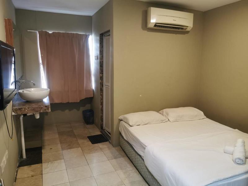 New Town Hotel Klang image