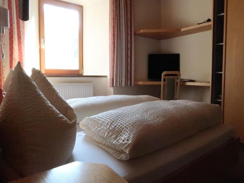 Hotel Gasthof Lowen image