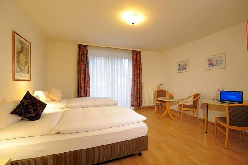 Air Hotel Wartburg image