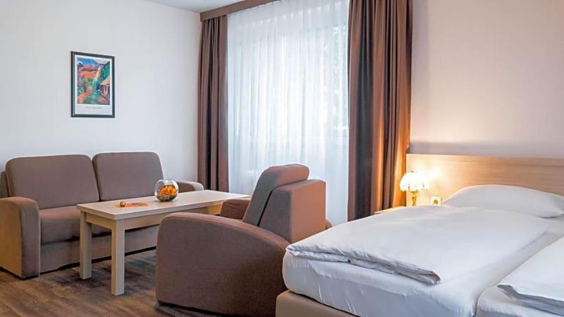 Air Hotel Wartburg image
