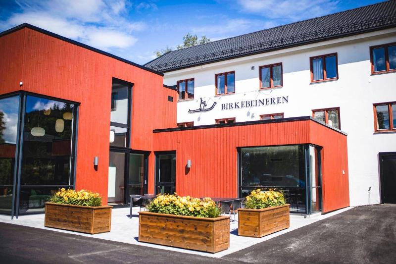 Birkebeineren Hotel & Apartments image