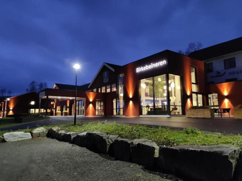 Birkebeineren Hotel & Apartments image