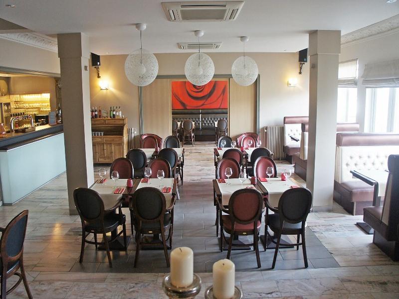Carlton Hotel image