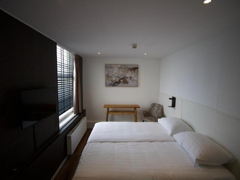 Budget Hotel Hortus image