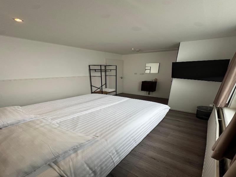 Budget Hotel Hortus image