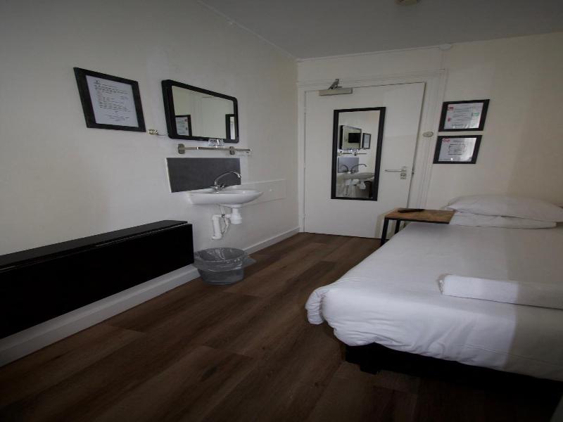 Budget Hotel Hortus image