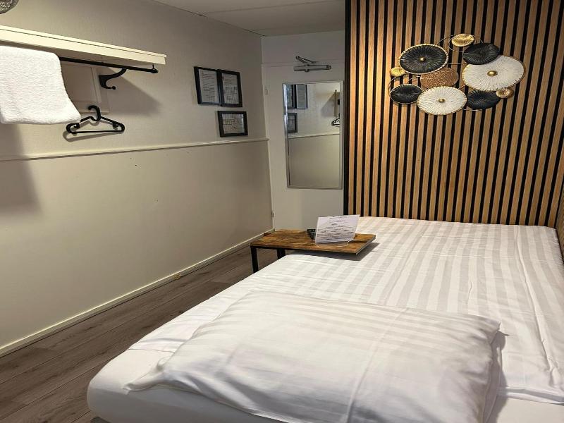 Budget Hotel Hortus image