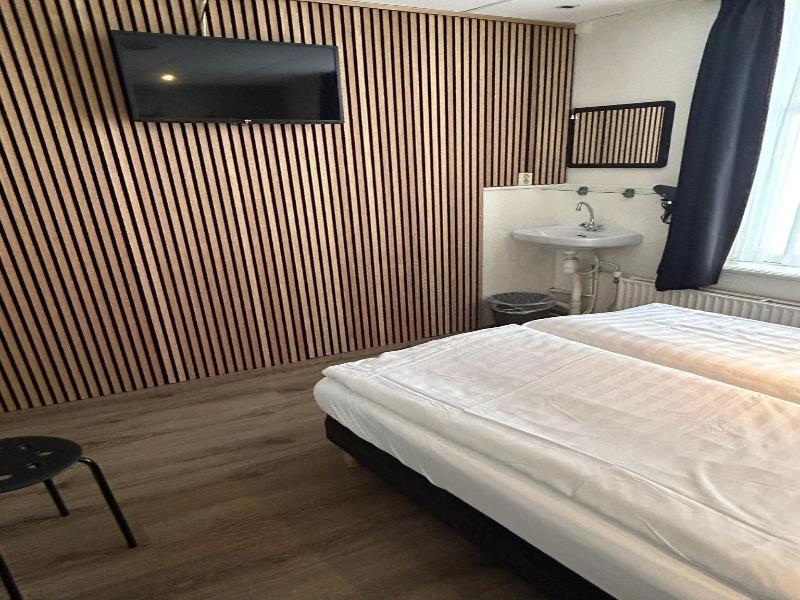 Budget Hotel Hortus image