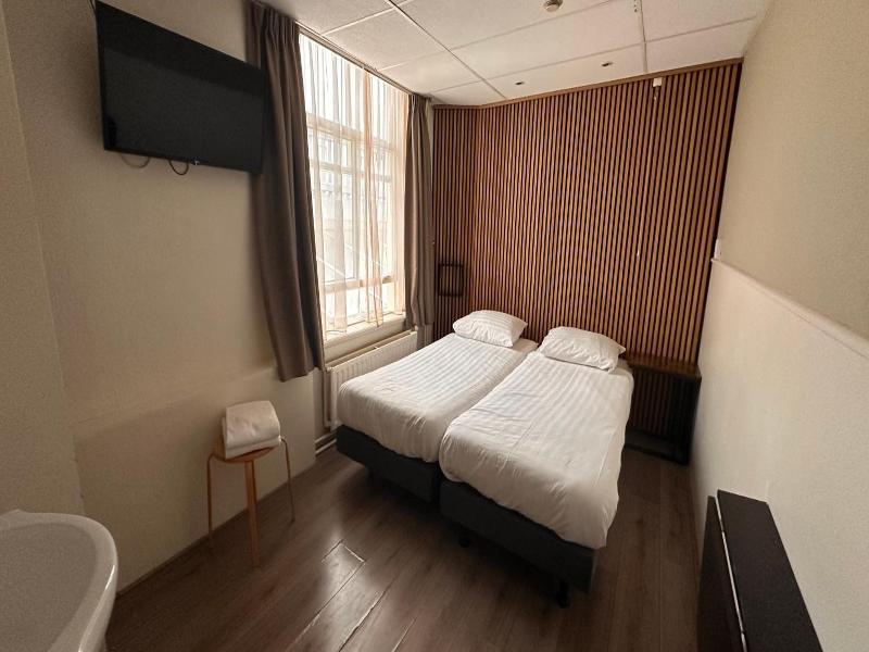 Budget Hotel Hortus image
