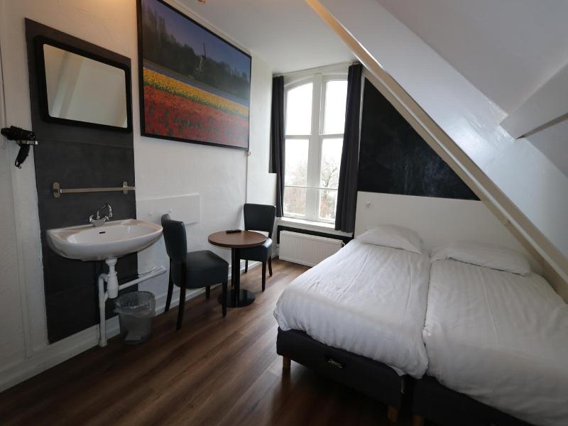 Budget Hotel Hortus image