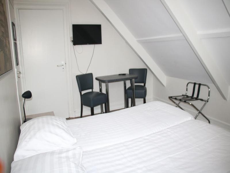 Budget Hotel Hortus image