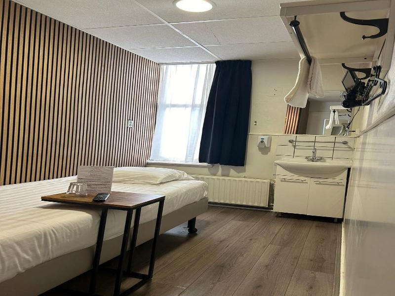 Budget Hotel Hortus image