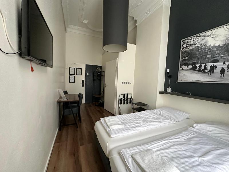 Budget Hotel Hortus image
