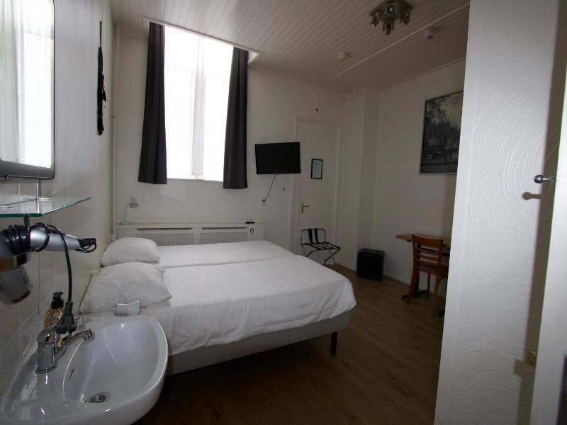 Budget Hotel Hortus image